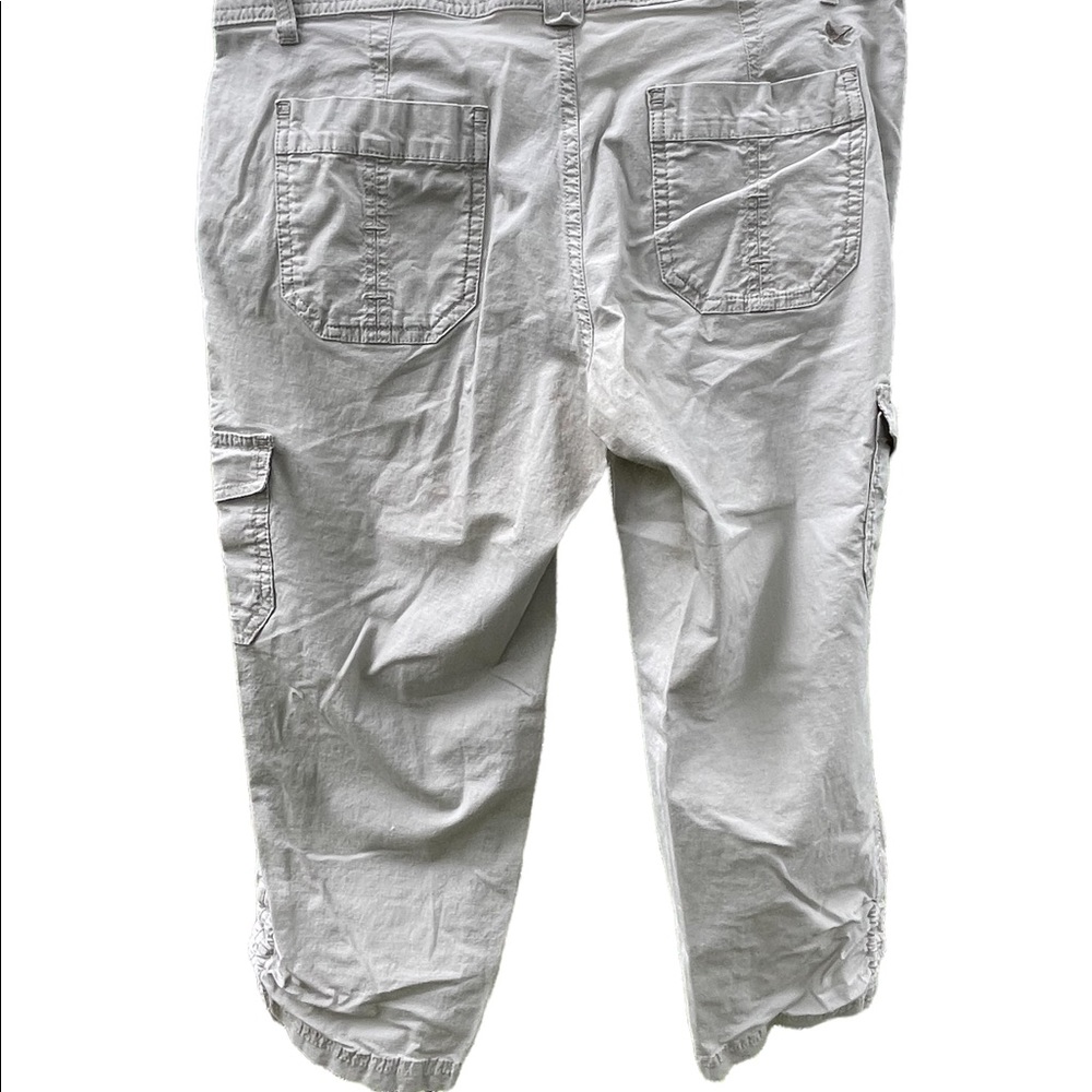 Eddie Bauer Twill 6 Pocket Cargo Cream Capris Size 8 Petite - Picture 6 of 9